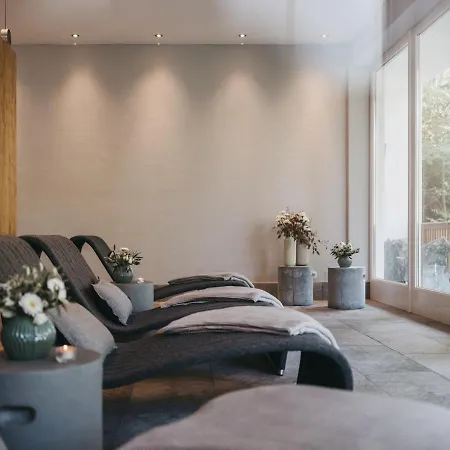 アパートホテル Vaya St Zeno 4*